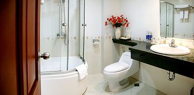 Lakeside Palace Hotel