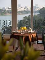 Lakeside Palace Hotel