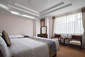 Lakeside Palace Hotel