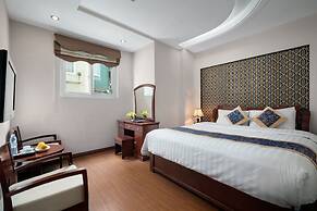 Lakeside Palace Hotel