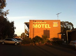Parkwood Motel and Apartments