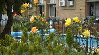 Parkwood Motel and Apartments