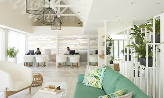 Radisson Blu Azuri Resort & Spa