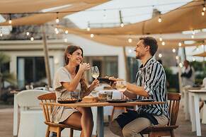 Radisson Blu Azuri Resort & Spa