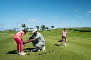 Radisson Blu Azuri Resort & Spa