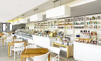 Radisson Blu Azuri Resort & Spa