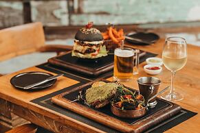 Radisson Blu Azuri Resort & Spa