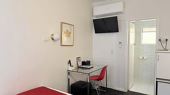 Club Motel