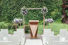 Humble House Hotel Taipei, Curio Collection by Hilton