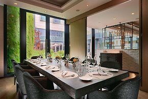 Humble House Hotel Taipei, Curio Collection by Hilton