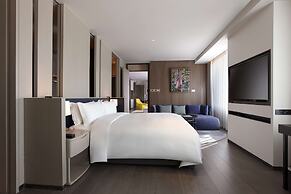 Humble House Hotel Taipei, Curio Collection by Hilton