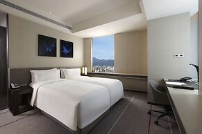 Humble House Hotel Taipei, Curio Collection by Hilton