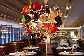 Humble House Hotel Taipei, Curio Collection by Hilton