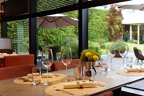 Humble House Hotel Taipei, Curio Collection by Hilton