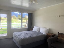 Mt Cook View Motel - Fox Glacier