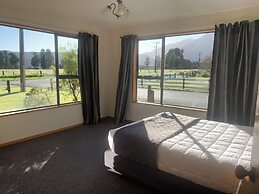 Mt Cook View Motel - Fox Glacier