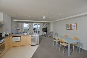 The Pavilions Beachfront Apartments