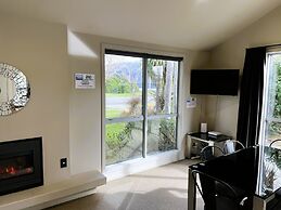 Fiordland Lakeview Motel and Apartments