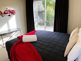 Fiordland Lakeview Motel and Apartments