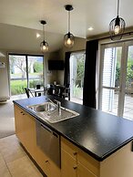 Fiordland Lakeview Motel and Apartments