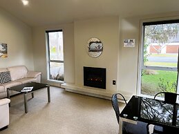 Fiordland Lakeview Motel and Apartments