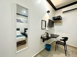 Hotel Tourist City Centre by HotSpot Essential