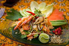 Angkor Miracle Reflection Club