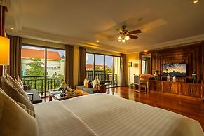 Angkor Miracle Reflection Club