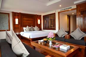 Angkor Miracle Reflection Club