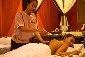 Angkor Miracle Reflection Club