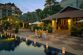 Angkor Miracle Reflection Club