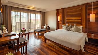 Angkor Miracle Reflection Club