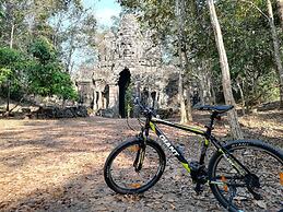 Angkor Miracle Reflection Club