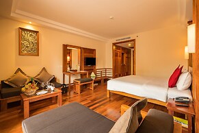 Angkor Miracle Reflection Club