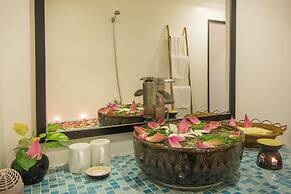 La Residence WatBo Hotel