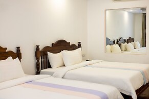 La Residence WatBo Hotel