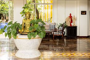 La Residence WatBo Hotel