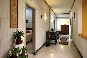 Rumah Asri Bed And Breakfast