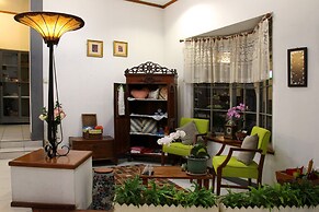 Rumah Asri Bed And Breakfast