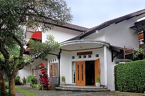 Rumah Asri Bed And Breakfast