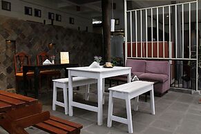 Rumah Asri Bed And Breakfast