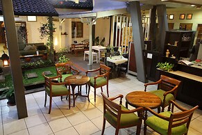 Rumah Asri Bed And Breakfast