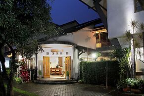 Rumah Asri Bed And Breakfast
