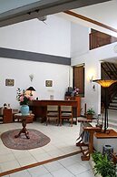 Rumah Asri Bed And Breakfast