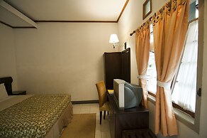 Rumah Asri Bed And Breakfast