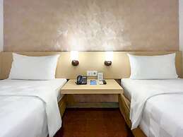 Hotel 88 Embong Malang by WH