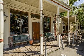 The Jack London Lodge