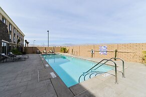 Holiday Inn Express & Suites Indio - Coachella Valley by IHG
