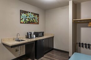 Holiday Inn Express & Suites Indio - Coachella Valley by IHG