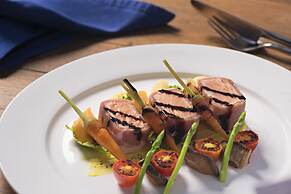 Beach Club by Haad Tien